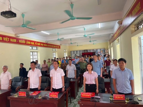 Lễ Trao tặng huy hiệu 30 năm, 40 năm tuổi Đảng