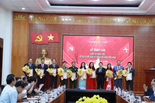 TRAO GIẢI CUỘC THI CHÍNH LUẬN VỀ BẢO VỆ NỀN TẢNG TƯ TƯỞNG CỦA ĐẢNG