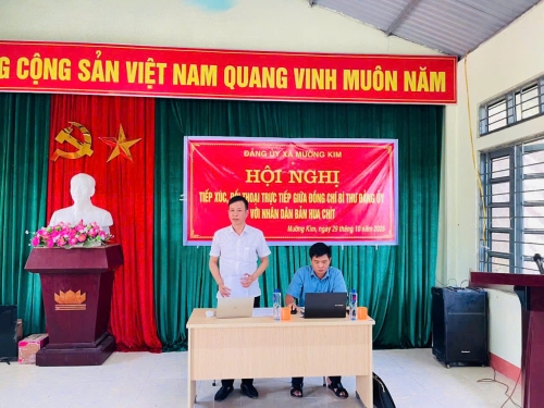 Hội nghị Tiếp xúc, đối thoại trực tiếp giữa đồng chí Bí thư Đảng ủy với Nhân dân bản Hua Chít