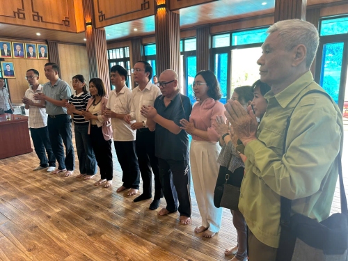 ĐOÀN CON, CHÁU, CHẮT CỦA ĐỒNG CHÍ CỐ BÍ THƯ - TRẦN QUỐC MẠNH THĂM KHU DI TÍCH LỊCH SỬ BẢN LƯỚT