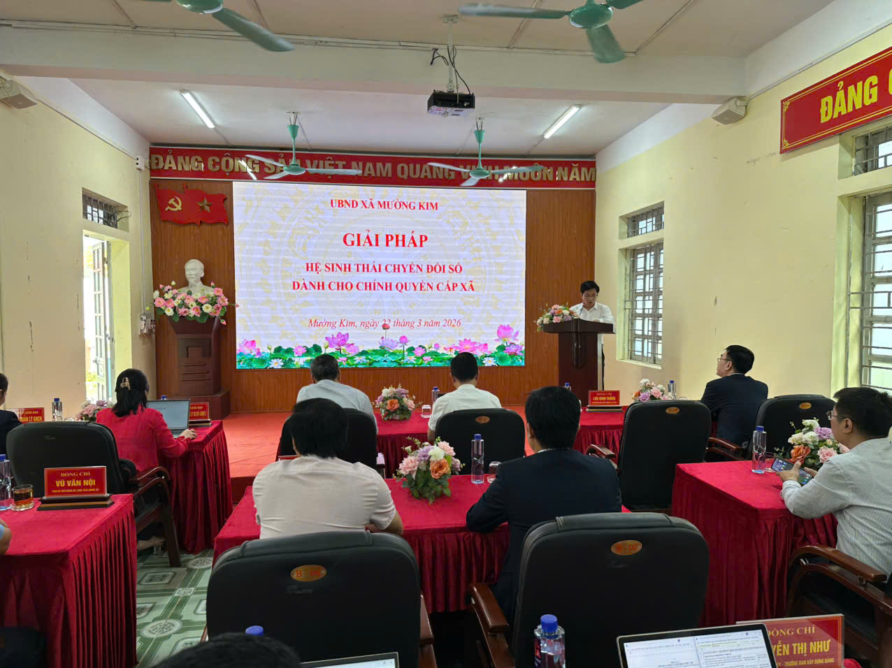 GIẢI PHÁP HỆ SINH THÁI CHUYỂN ĐỔI SỐ DÀNH CHO CHÍNH QUYỀN CẤP XÃ